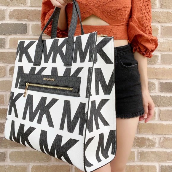 NWT Michael Kors Large Tote White Graphic Logo Black MK Multi + Wristlet - Picture 12 of 12